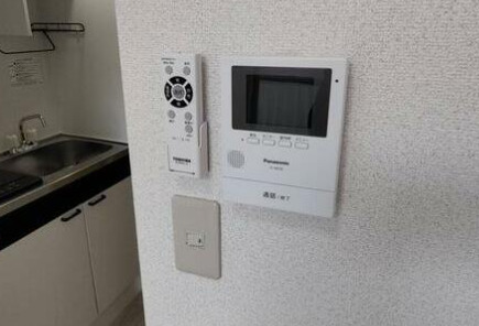 セキュリティ　モニター付きインターホンで急な来客も安心です。