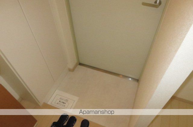 小田急線 玉川学園前駅 徒歩4分 4階建 築19年の玄関写真