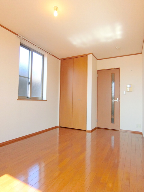 その他部屋・スペース　★陽射しのたっぷり差し込む洋室★