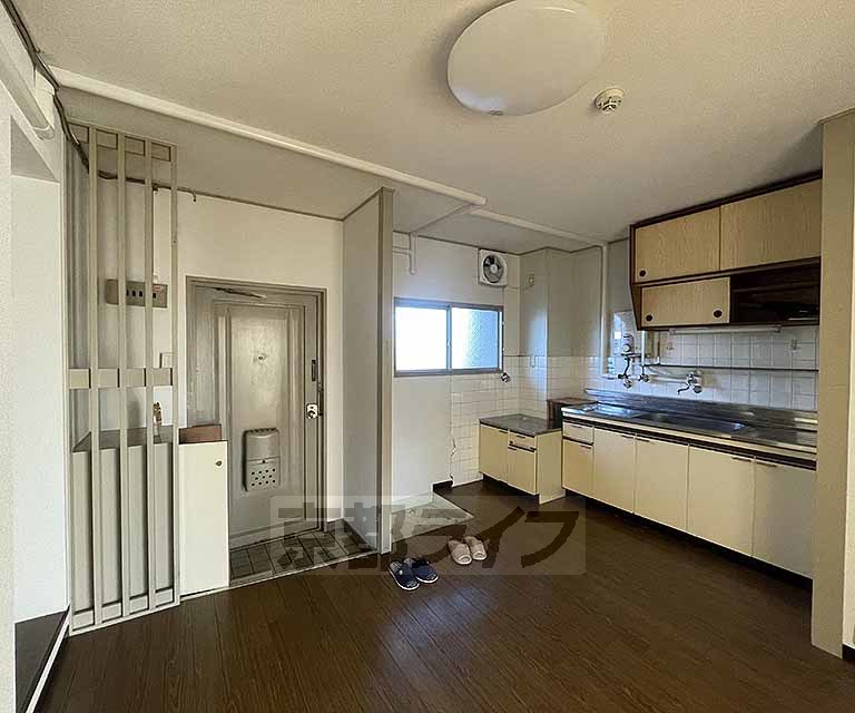 シャトー春日の居間写真