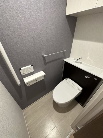 ＪＲ内房線 本千葉駅 徒歩7分 9階建 築4年のトイレ写真