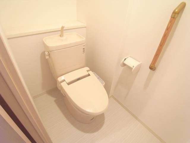 ＪＲ鹿児島本線 博多駅 徒歩20分 12階建 築17年のトイレ写真