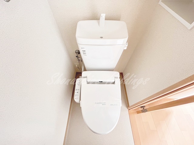小田急江ノ島線 本鵠沼駅 徒歩13分 3階建 築14年のトイレ写真