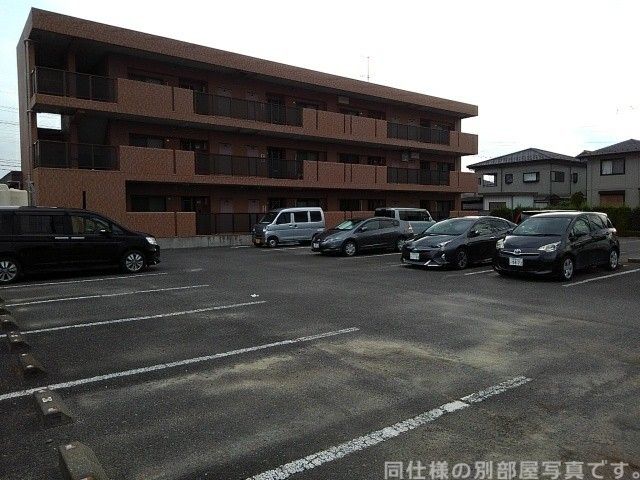 湘南新宿ライン高海 新前橋駅 バス乗車時間：13分 最寄りバス停で下車 徒歩3分 3階建 築25年のその他写真