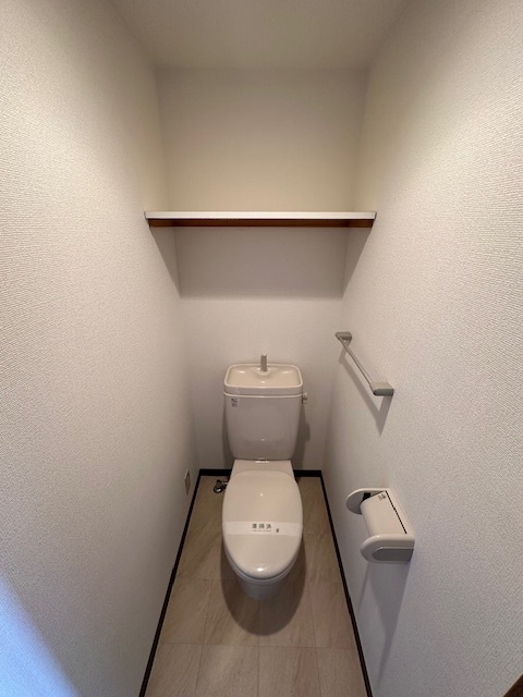 東急東横線 武蔵小杉駅 徒歩10分 7階建 築25年のトイレ写真