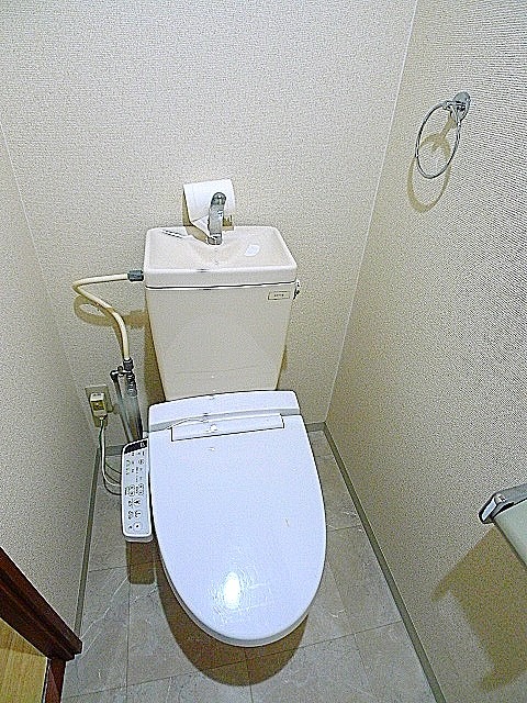 地下鉄東山線 覚王山駅 徒歩3分 14階建 築27年のトイレ写真