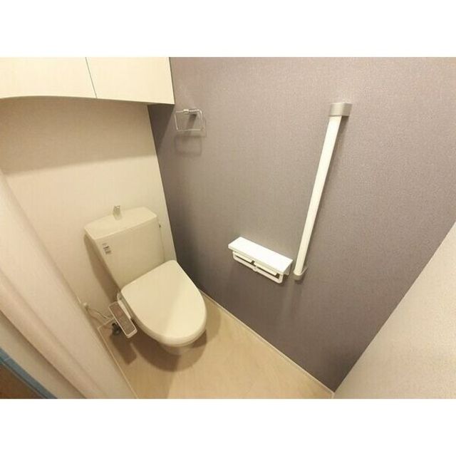 山陽新幹線 新神戸駅 徒歩7分 3階建 築3年のトイレ写真