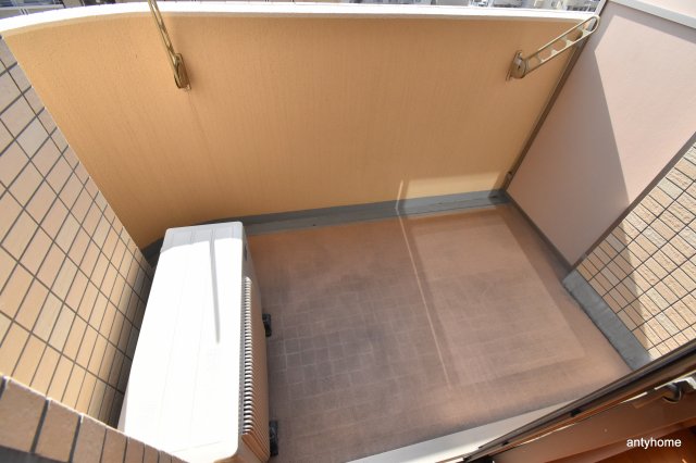 地下鉄御堂筋線 西中島南方駅 徒歩8分 9階建 築22年の内装写真