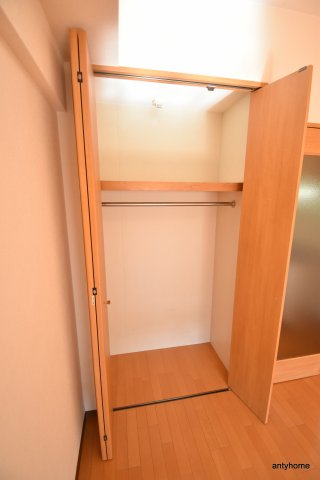 地下鉄御堂筋線 西中島南方駅 徒歩8分 9階建 築22年の内装写真