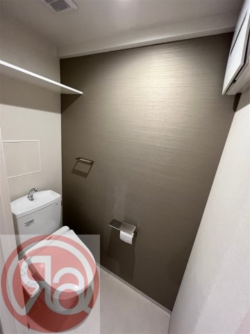 地下鉄御堂筋線 本町駅 徒歩2分 10階建 築7年のトイレ写真