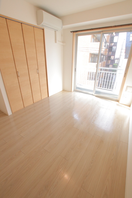 その他部屋・スペース　エアコン・クローゼット付きの角部屋です♪