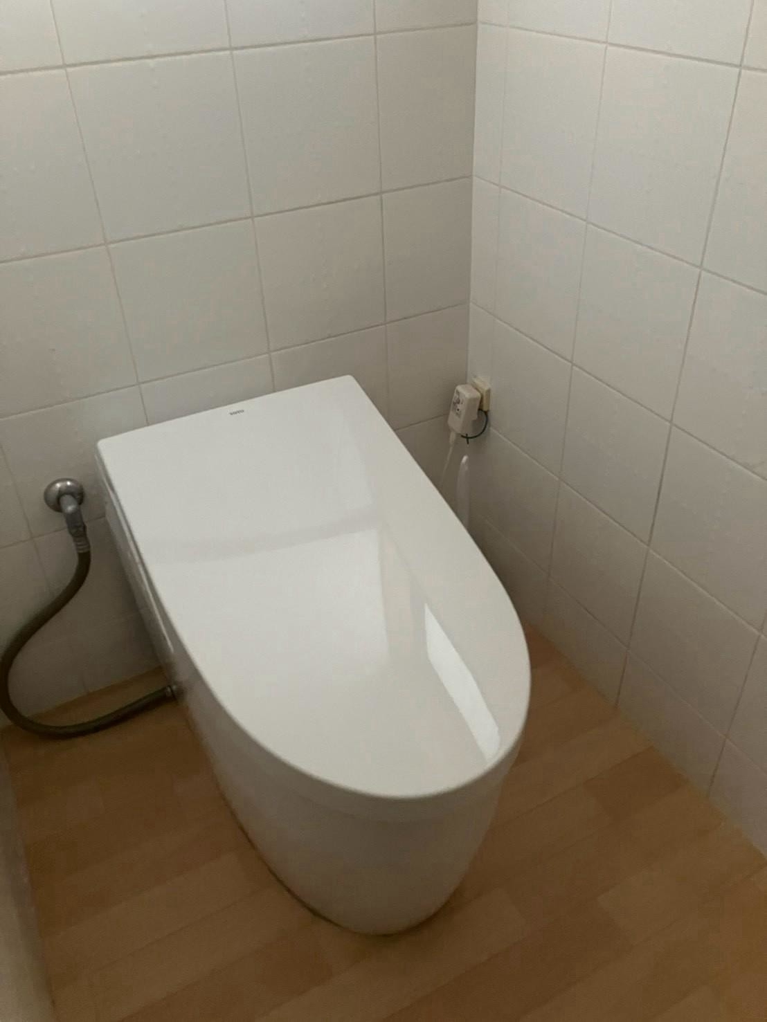 富田林市東板持町戸建のトイレ写真