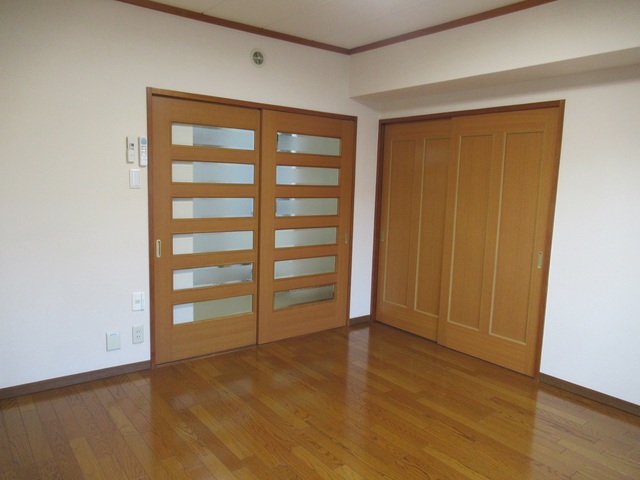ローヤルヨコオの居間写真