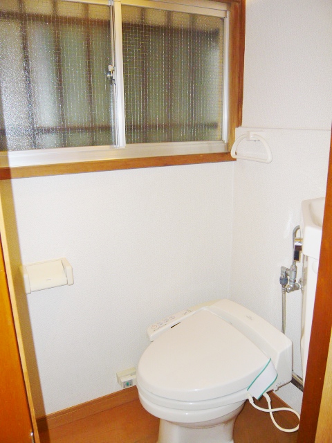 中落合2丁目戸建のトイレ写真