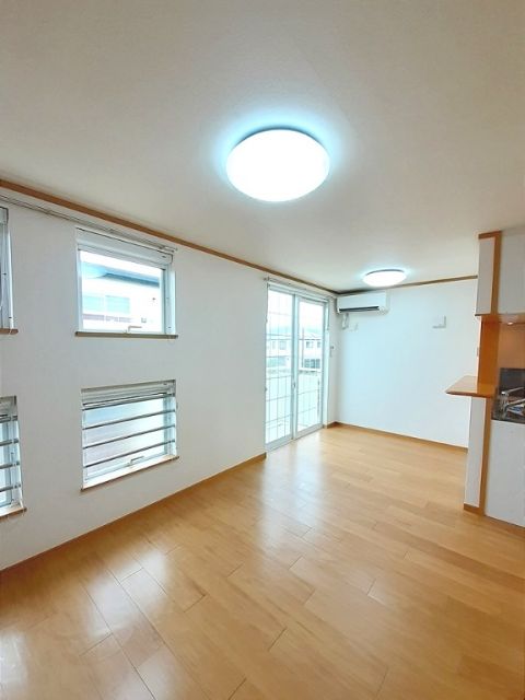 カルム若宮の居間写真