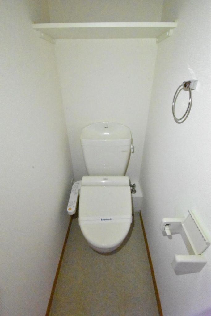 レオパレス唐沢のトイレ写真