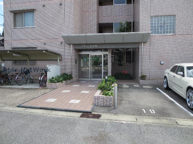 ロアール二子町の外観写真
