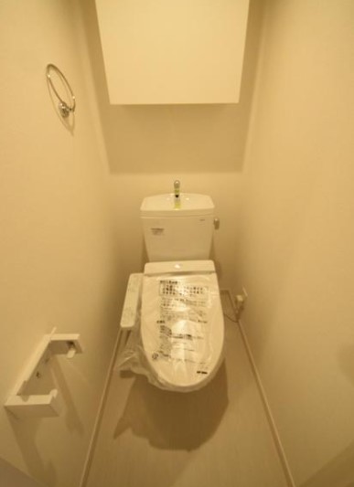 ＪＲ中央線 西八王子駅 徒歩8分 3階建 築9年のトイレ写真