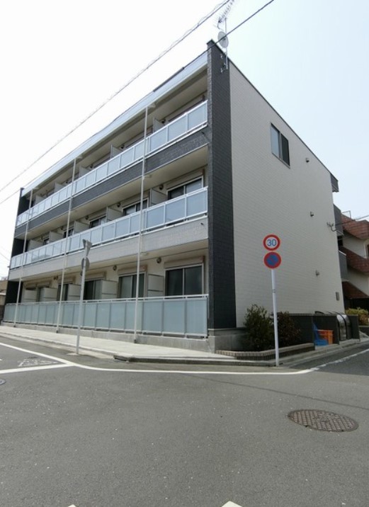 ＪＲ中央線 西八王子駅 徒歩8分 築9年
