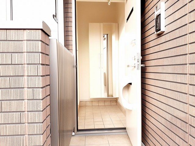 ブライト・シンBの玄関写真