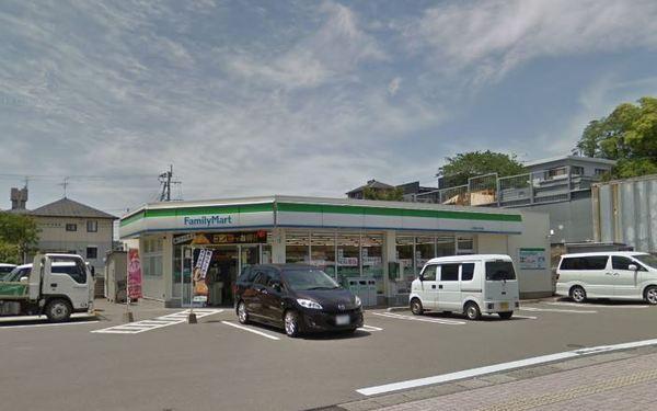 コンビニ　ファミリーマート学園木花台店（コンビニ）まで814m