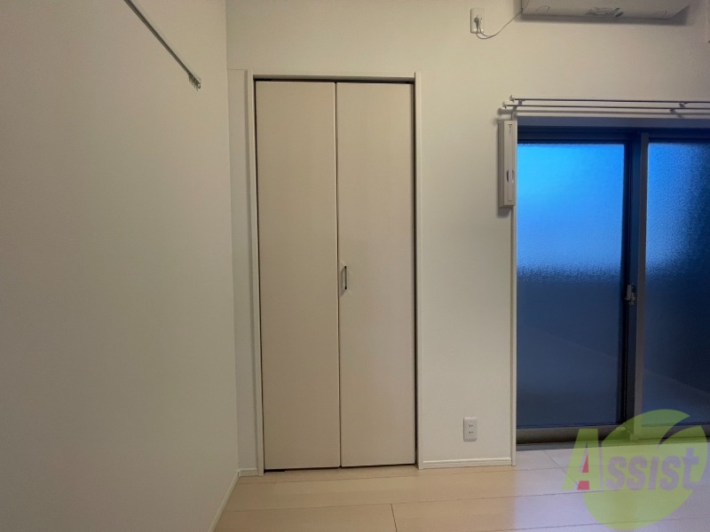 収納　クローゼットはこのような感じになっております。