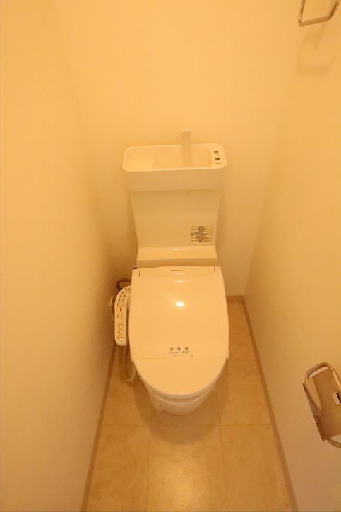 京王線 仙川駅 徒歩13分 3階建 築11年のトイレ写真