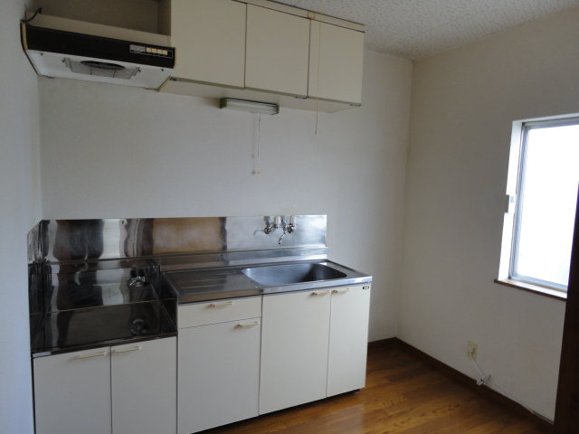 キッチン　キッチンに窓あります