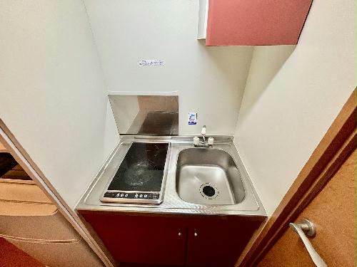 キッチン　設備・仕様は号室により異なる為、現況を優先いたします。