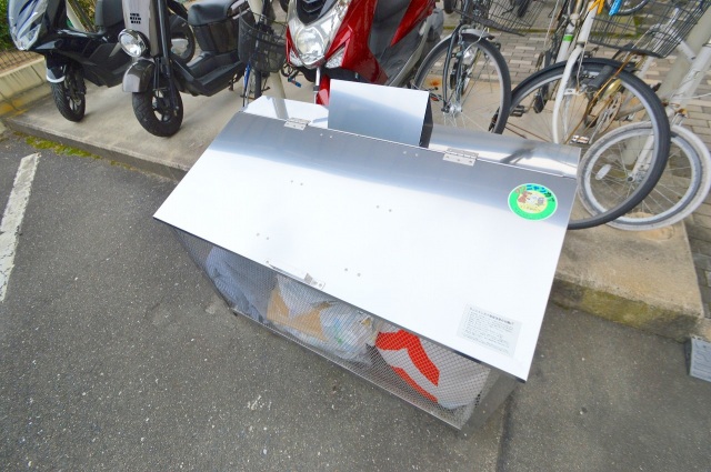 コンビニ　ファミリーマート安芸鶴江店（コンビニ）まで206m