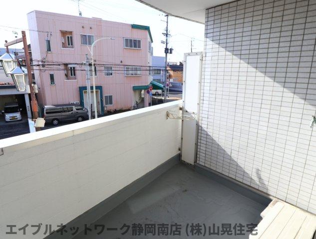 【静岡市駿河区小鹿のマンションのバルコニー】