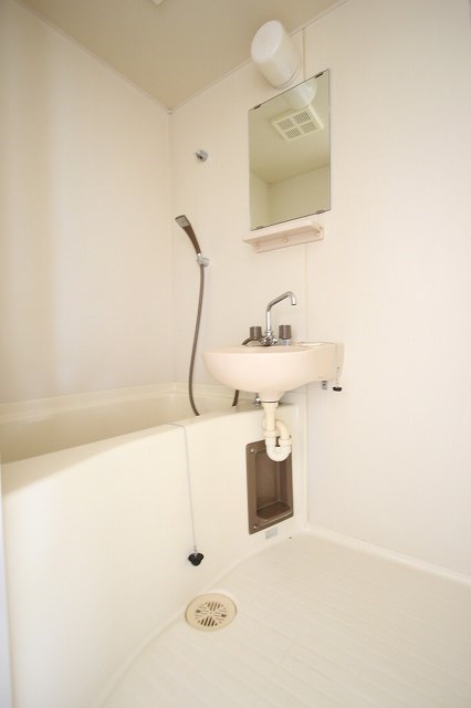 バス・シャワールーム　同物件別号室
