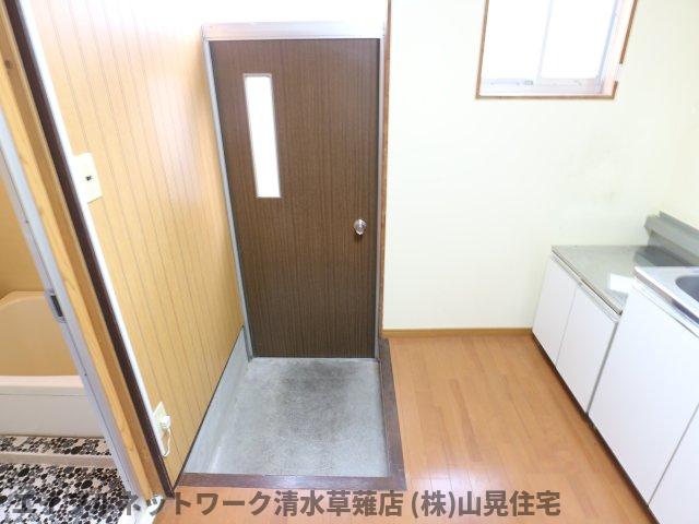 玄関　収納もある玄関です