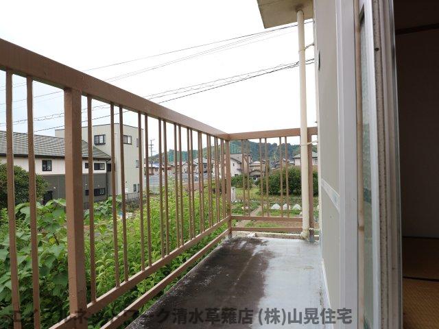 バルコニー　外からの目が気にならないバルコニーで洗濯物が干せます