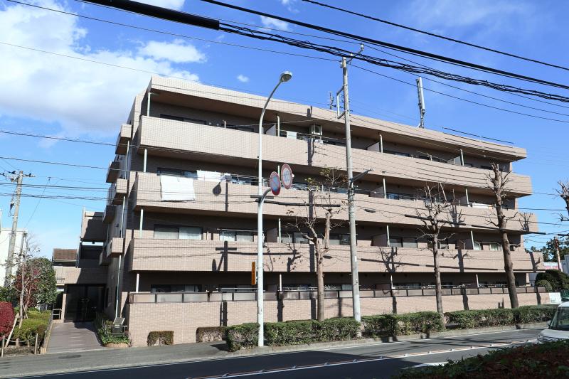 横浜市戸塚区影取町のマンションの建物外観