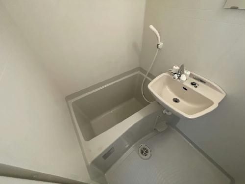 【レオネクストエスパシオのバス・シャワールーム】
