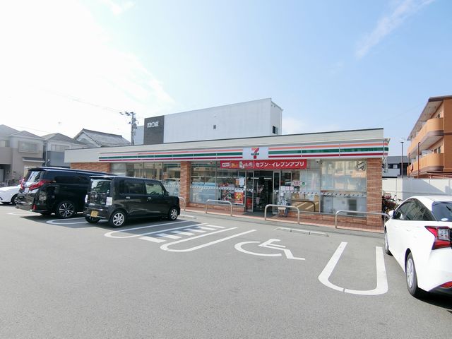 コンビニ　セブンイレブン堺百舌鳥梅北店（コンビニ）まで396m