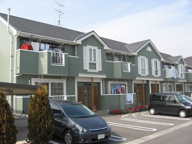 【岡山市中区八幡のアパートの建物外観】