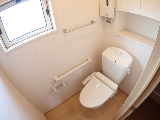 トイレ　温水洗浄暖房便座