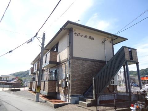 【尾道市西則末町のアパートの建物外観】