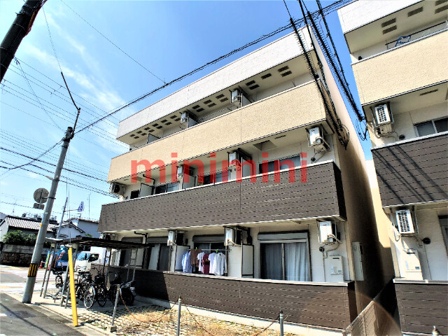 フジパレス吹田イーストIII番館の建物外観