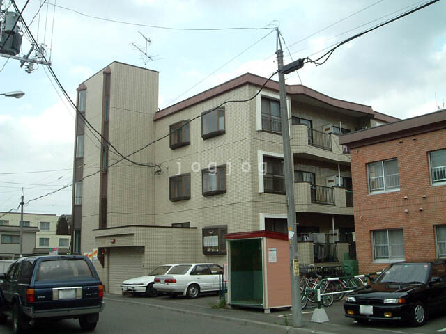 札幌市西区山の手三条のマンションの建物外観