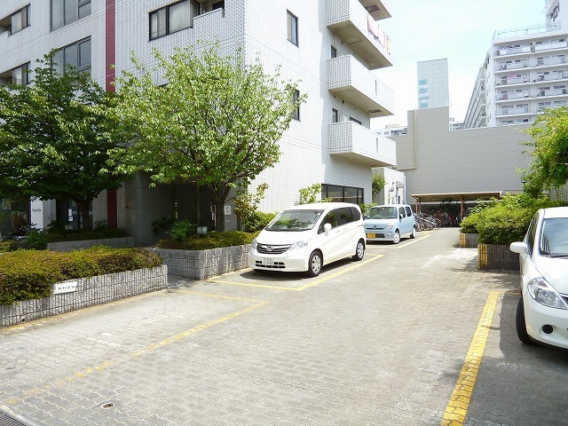 【大阪市城東区今福東のマンションの駐車場】