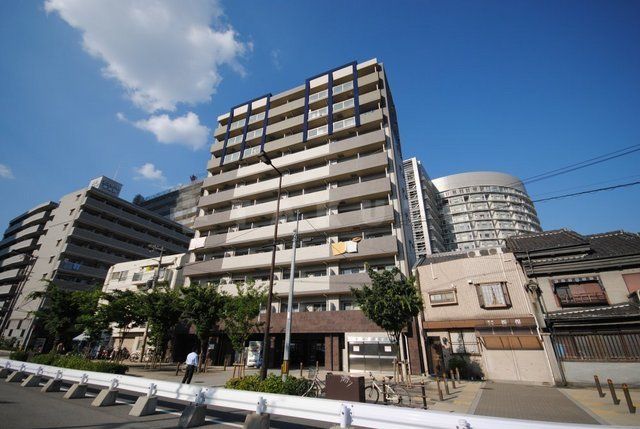 大阪市北区扇町のマンションの建物外観