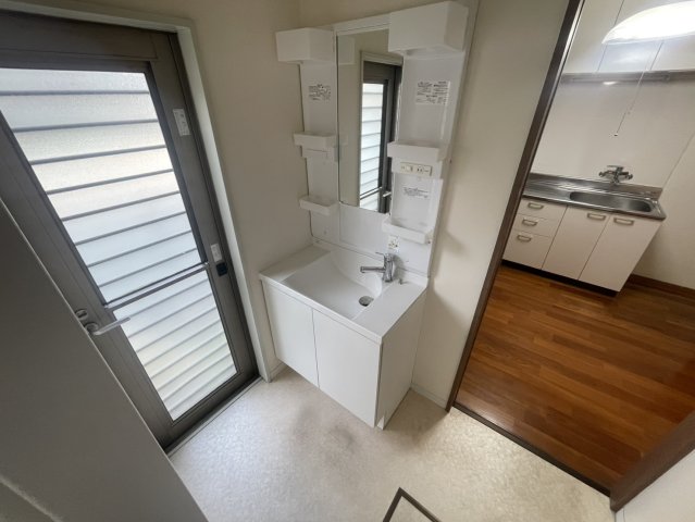 洗面設備　朝の身支度には欠かせない独立洗面化粧台