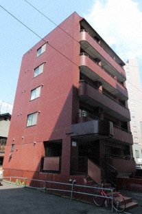 札幌市中央区南九条西のマンションの建物外観