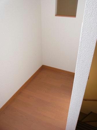 収納　階段横にフリースペース