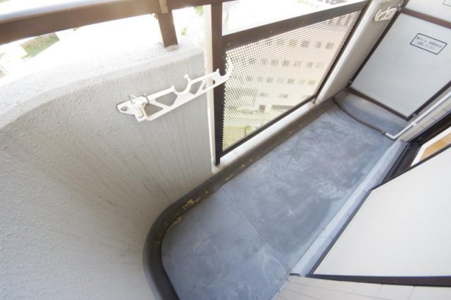 バルコニー　お洗濯にも便利なバルコニー付き
