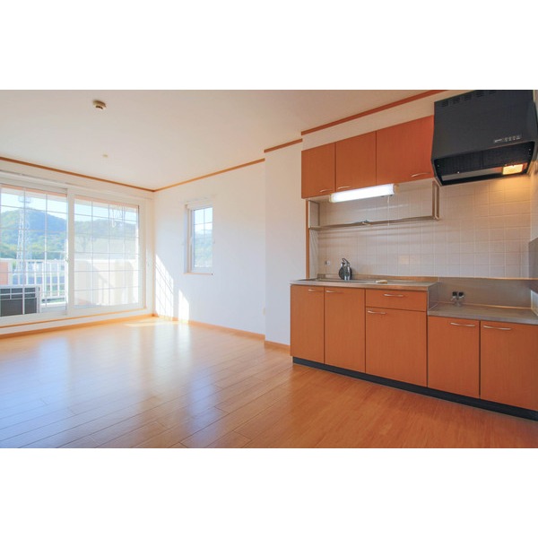 居室・リビング　同じ建物の別のお部屋