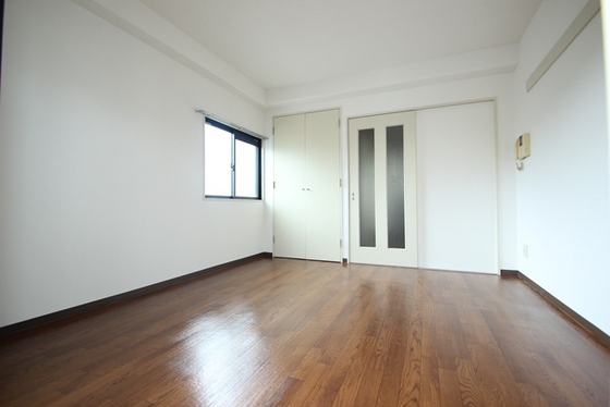 居室・リビング　※別部屋の写真です